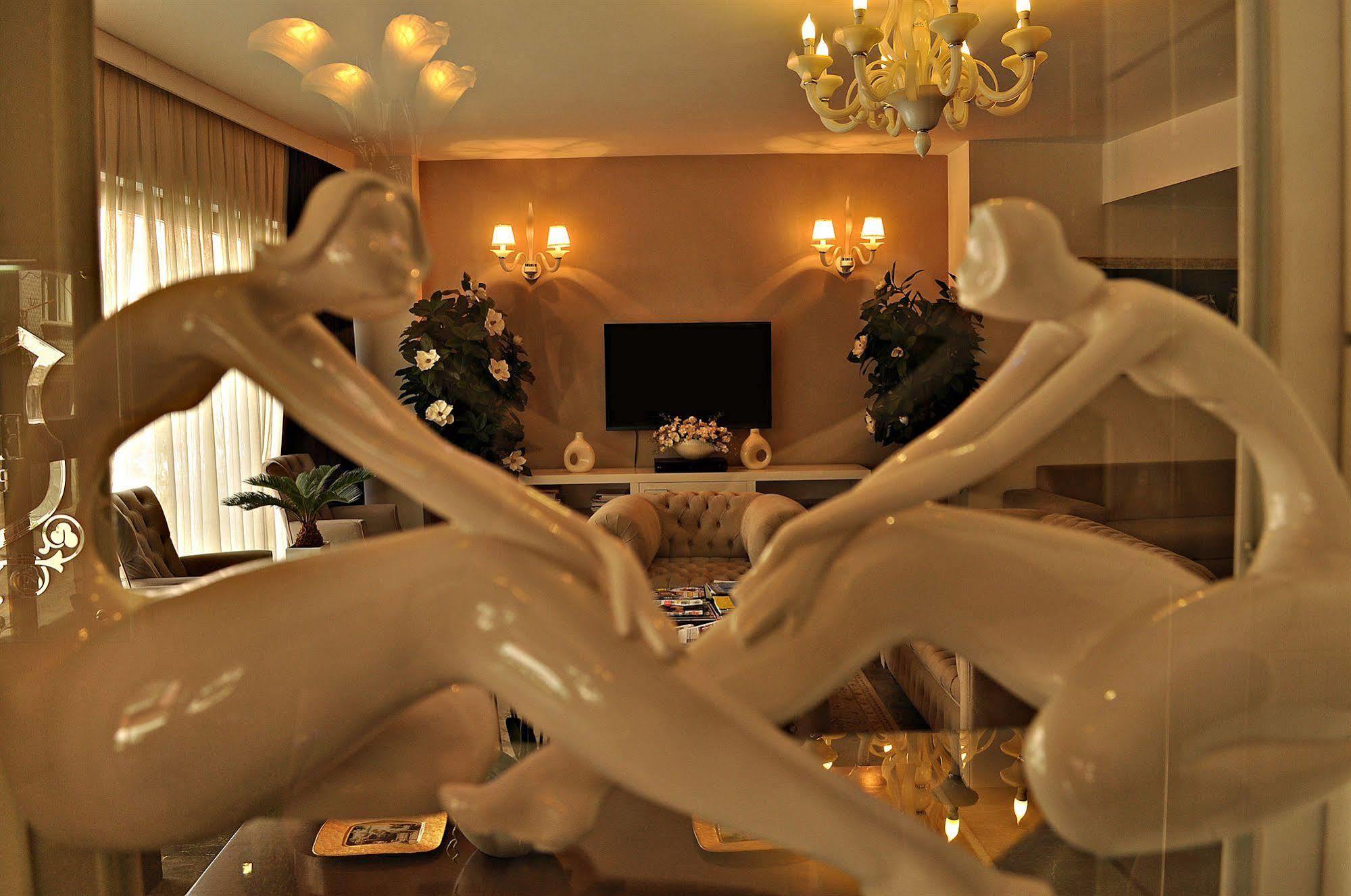 Palace 4*